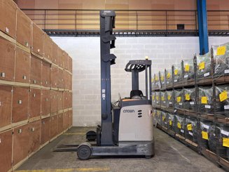 Empilhador retráctil Crown ESR 5260