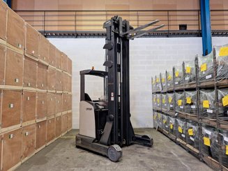Empilhador retráctil Crown ESR 5260