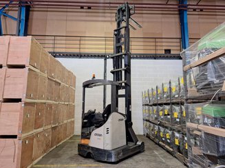 Empilhador retráctil Crown ESR 5260