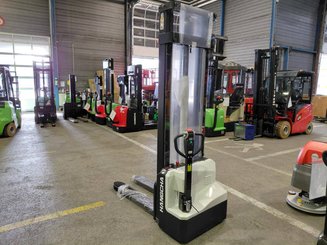 Stacker com condutor a pé Hangcha CDD15-A2MC2-ISZ