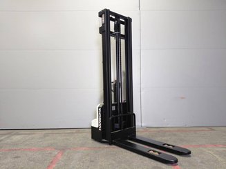 Stacker com condutor a pé Hangcha CDD15-A2MC2-ISZ