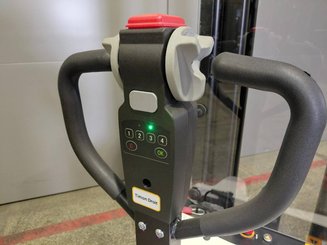 Stacker com condutor a pé Hangcha CDD15-A2MC2-ISZ