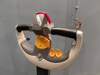 Stacker com condutor a pé Crown ESI4000-12