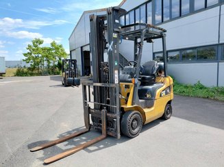 Empilhador de contrapeso 4 rodas Caterpillar GP18NTD