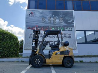 Empilhador de contrapeso 4 rodas Caterpillar GP30N