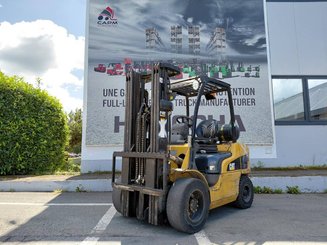 Empilhador de contrapeso 4 rodas Caterpillar GP30N