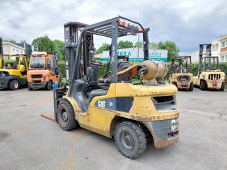 Empilhador de contrapeso 4 rodas Caterpillar GP30NTD