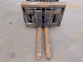 Empilhador de contrapeso 4 rodas Caterpillar GP30NTD