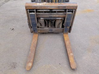Empilhador de contrapeso 4 rodas Caterpillar GP30NTD