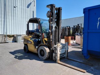 Empilhador de contrapeso 4 rodas Caterpillar GP35N
