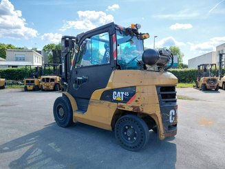Empilhador de contrapeso 4 rodas Caterpillar GP45N