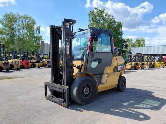 Empilhador de contrapeso 4 rodas Caterpillar GP45N - 1