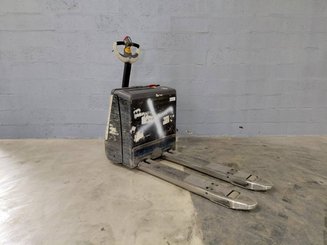 Porta-paletes eléctrico com condutor a pé Crown WP3020-2.0