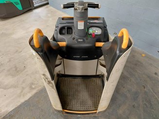 Porta-paletes eléctrico com condutor transportado Crown WT3040 2.00