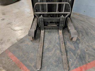 Empilhador retráctil Crown ESR4500-1.4