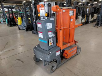 Plataforma com mastro vertical JLG TOUCAN DUO