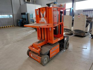 Plataforma com mastro vertical JLG TOUCAN DUO