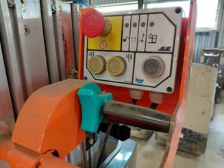 Plataforma com mastro vertical JLG TOUCAN DUO