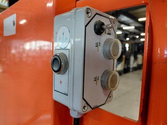 Plataforma com mastro vertical JLG TOUCAN DUO