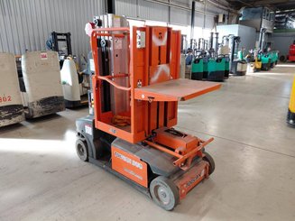 Plataforma com mastro vertical JLG TOUCAN DUO