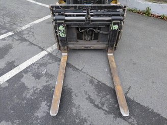 Empilhador de contrapeso 4 rodas Caterpillar GP30NTD