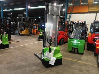 Stacker com condutor a pé Hangcha CDD15-A2MC2-ISZ