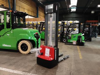 Stacker com condutor a pé Hangcha CDD12-AMC2-L