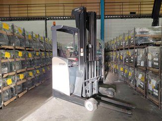 Empilhador retráctil Crown ESR5260-1.4