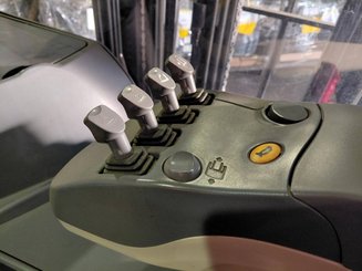 Empilhador retráctil Crown ESR5260-1.4