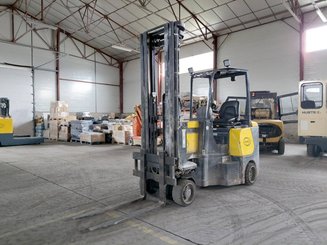 Empilhadeira para corredor estreito Aisle Master 20SE