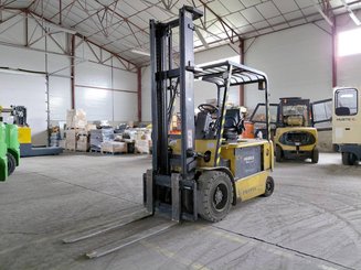 Empilhador de contrapeso 4 rodas Caterpillar EP30K