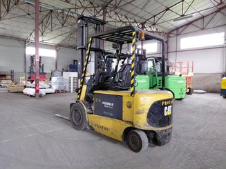 Empilhador de contrapeso 4 rodas Caterpillar EP30K