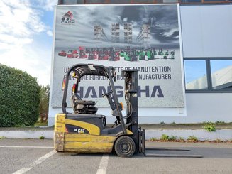 Empilhador de contrapeso 3 rodas Caterpillar EP18NT - 5
