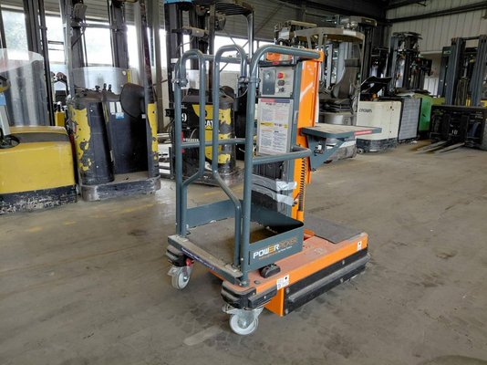 Plataforma com mastro vertical JLG POWER PICKER - 1