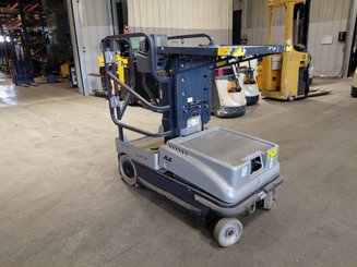 Plataforma com mastro vertical JLG 10MSP