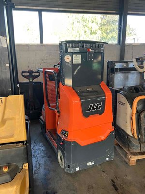Plataforma com mastro vertical JLG DSP-M - 1