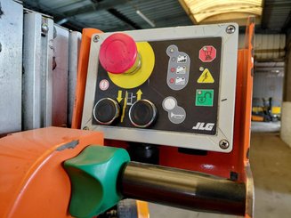 Plataforma com mastro vertical JLG TOUCAN DUO