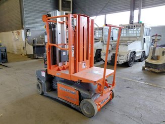 Plataforma com mastro vertical JLG TOUCAN DUO