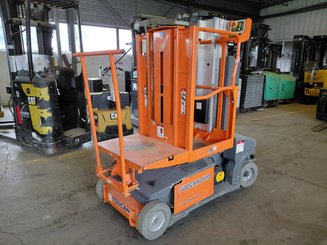 Plataforma com mastro vertical JLG TOUCAN DUO