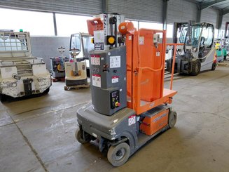 Plataforma com mastro vertical JLG TOUCAN DUO