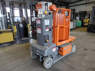 Plataforma com mastro vertical JLG TOUCAN DUO