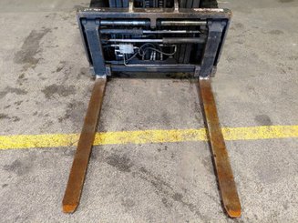 Empilhador de contrapeso 4 rodas Caterpillar GP25N