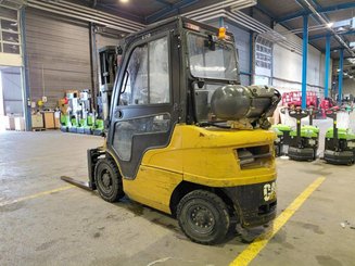 Empilhador de contrapeso 4 rodas Caterpillar GP25N