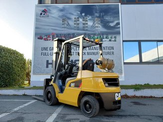 Empilhador de contrapeso 4 rodas Caterpillar GP30NTD