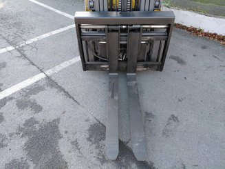 Empilhador de contrapeso 4 rodas Caterpillar GP30NTD