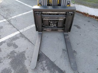 Empilhador de contrapeso 4 rodas Caterpillar GP30NTD