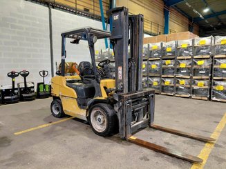 Empilhador de contrapeso 4 rodas Caterpillar GP30NTD