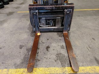 Empilhador de contrapeso 4 rodas Caterpillar GP30NTD