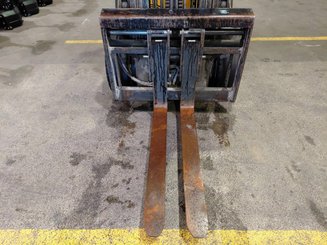 Empilhador de contrapeso 4 rodas Caterpillar GP30NTD