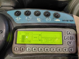 Empilhador retráctil Hyster HYR2.0